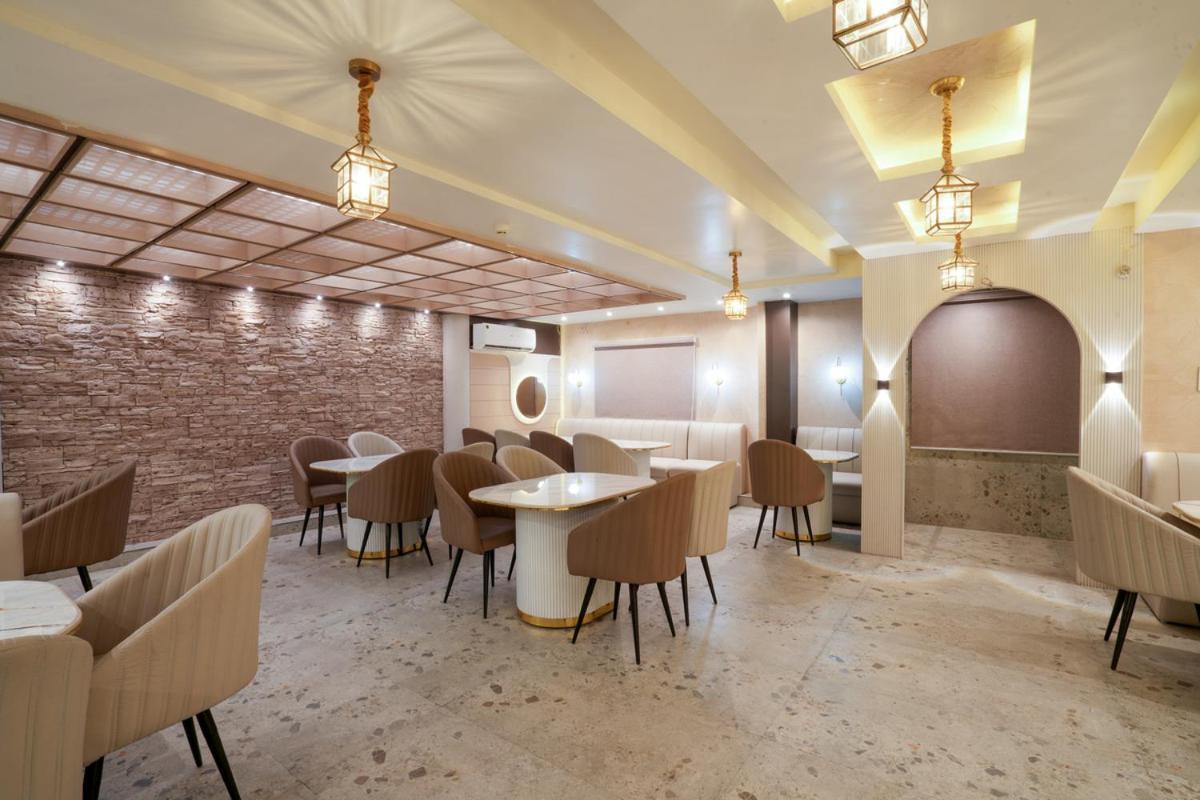 Hotel Square 36 Кота Екстер'єр фото