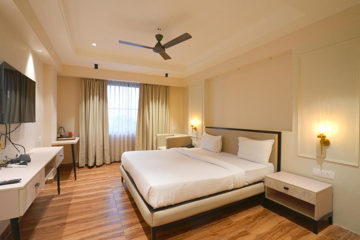 Hotel Square 36 Кота Екстер'єр фото