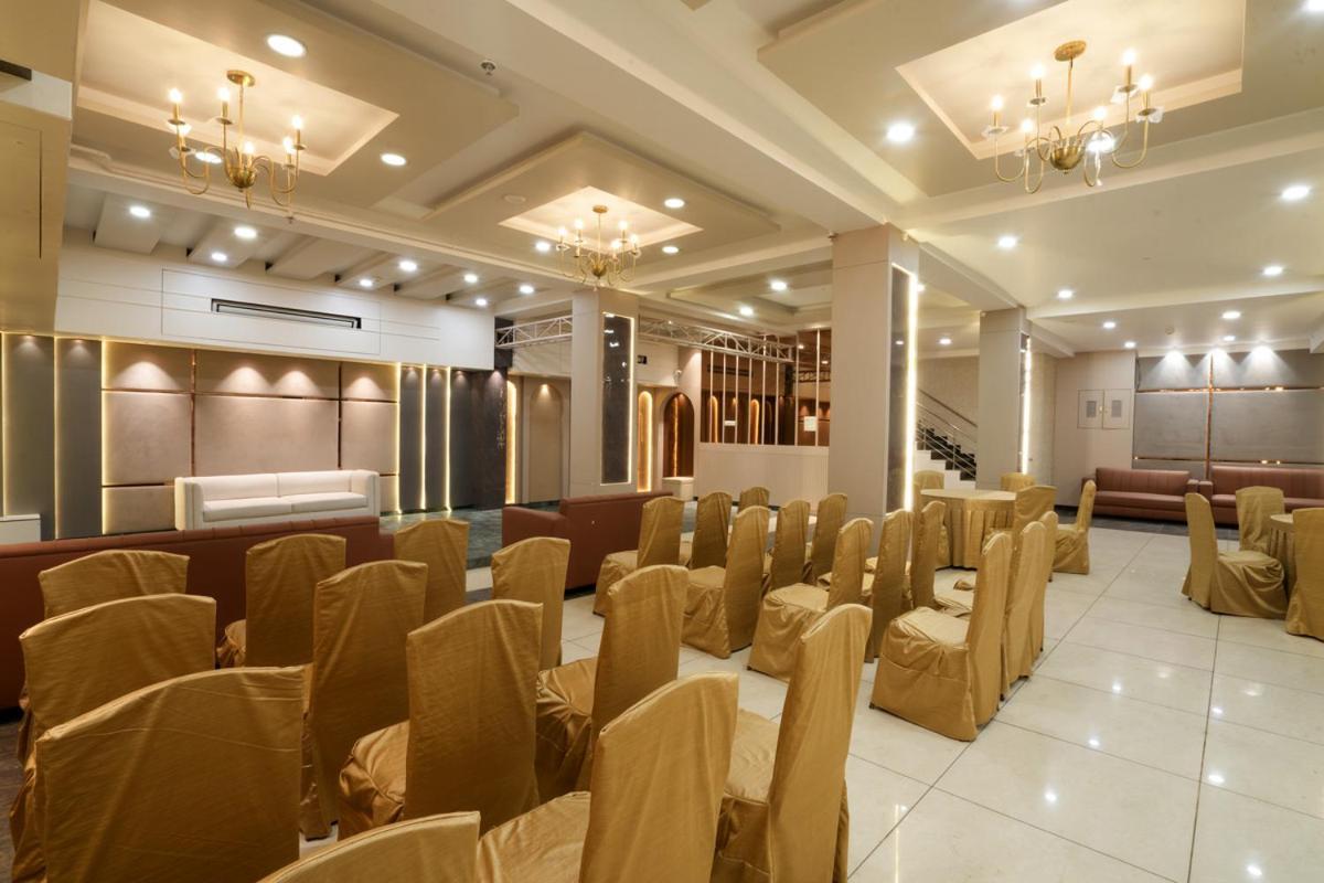 Hotel Square 36 Кота Екстер'єр фото