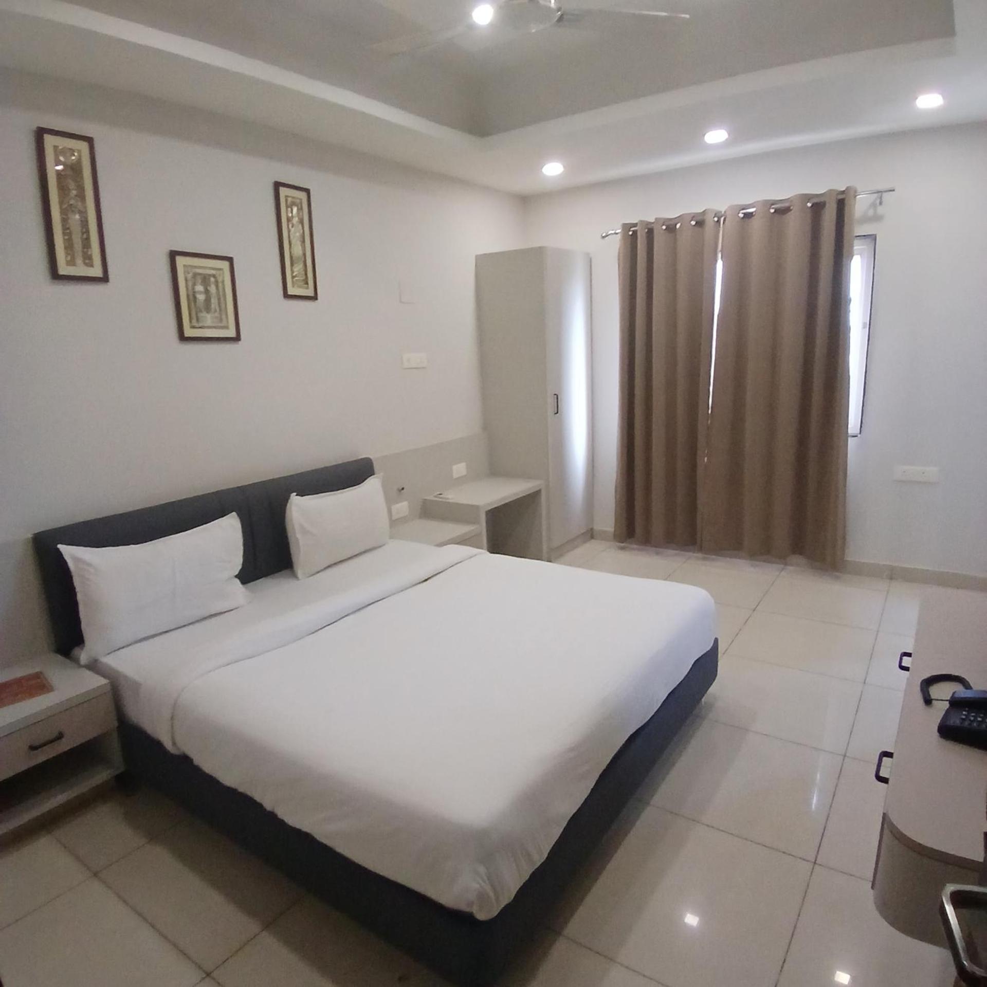 Hotel Square 36 Кота Екстер'єр фото