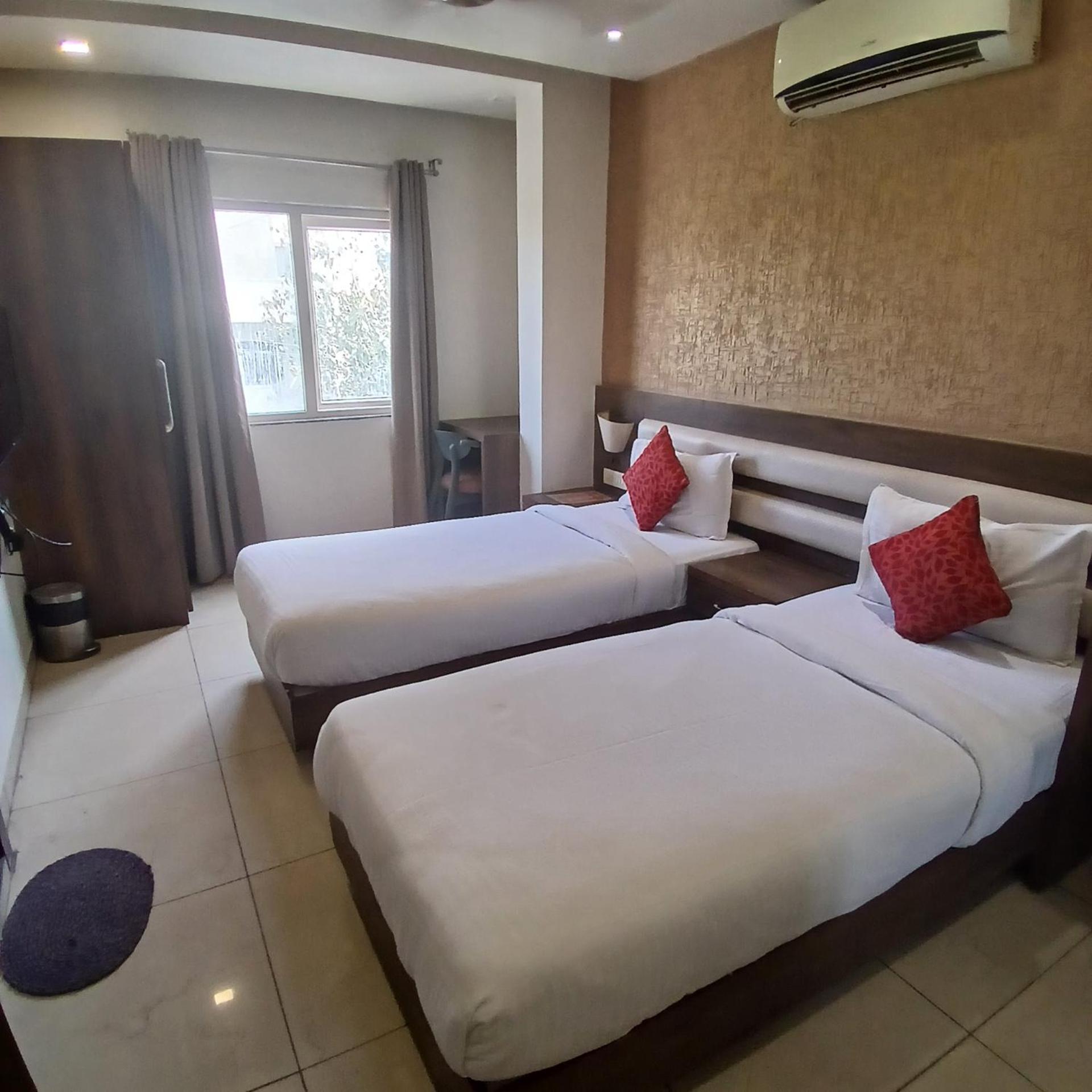 Hotel Square 36 Кота Екстер'єр фото