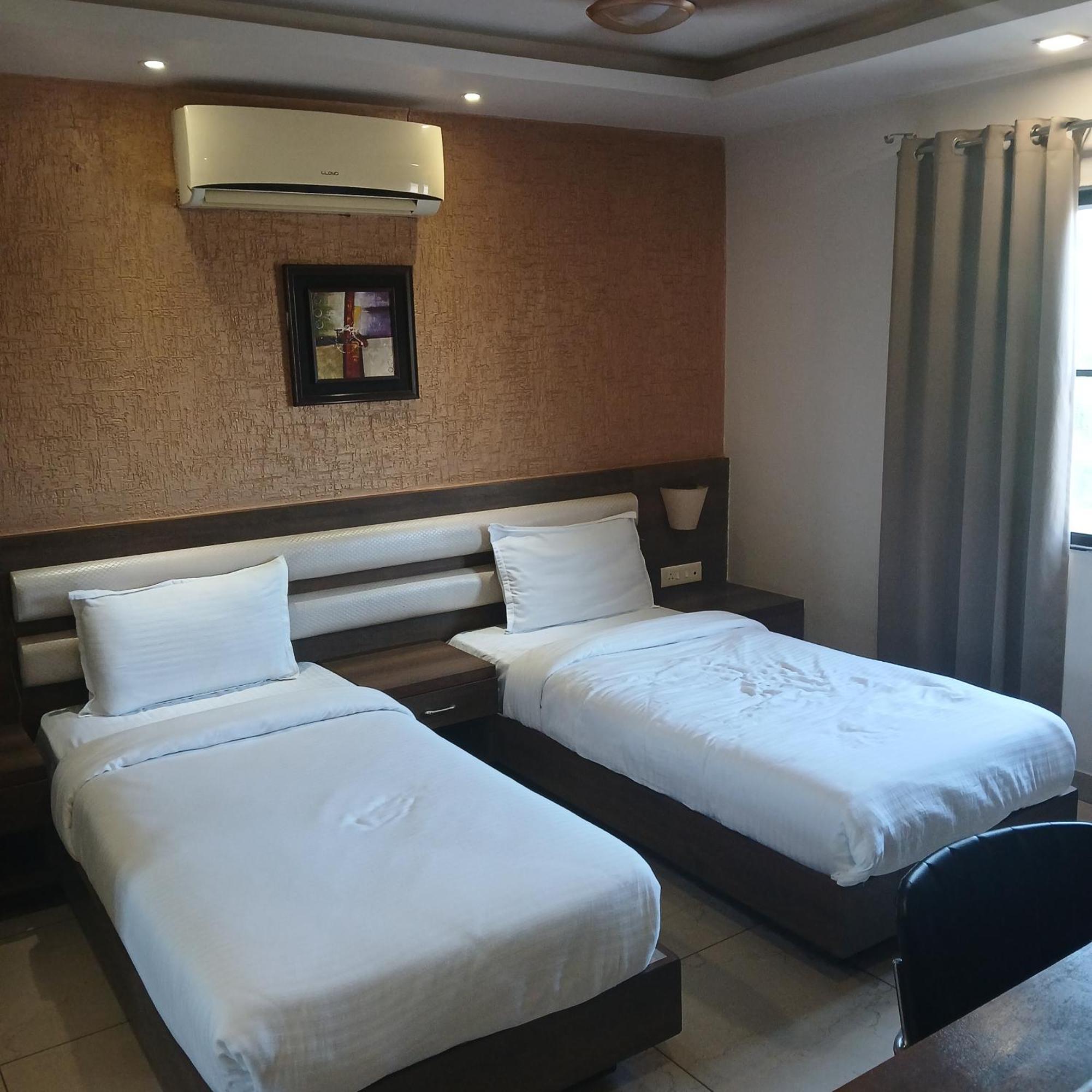 Hotel Square 36 Кота Екстер'єр фото